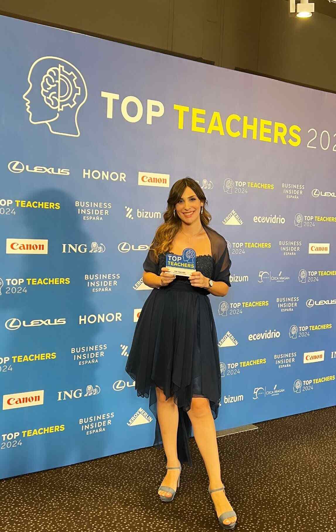elizabeth wakefield con premio top teachers 2024 de Business Insider